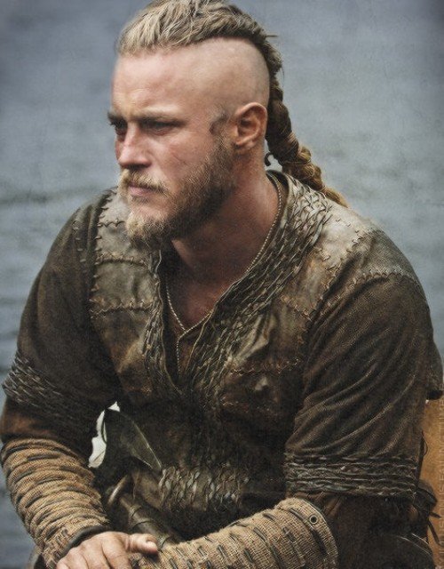 Ragnar-Lothbrok-Hairstyle-25.jpg.1c7c01694a4dbfe8c841b83cd9b64b40.jpg